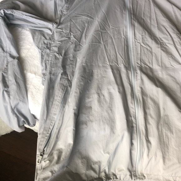 Lululemon Shell/Rain Jacket - Picture 4 of 4